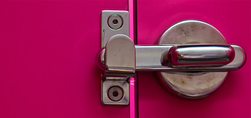 Childproof Gate Lock in New York City, New York